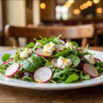 SALADE DE JEUNES POUSSES ET RADIS CROQUANTS